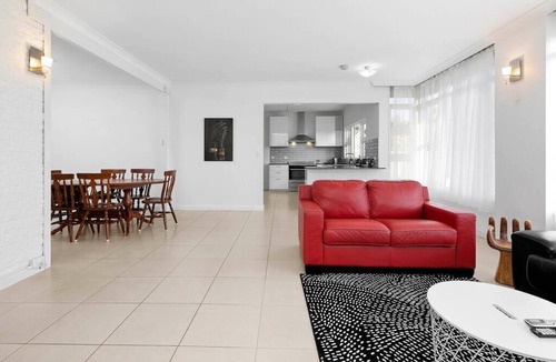 Blair Athol House | The Zebra - 4Bdrm, Slps 8, 2 Bathrm, Solar