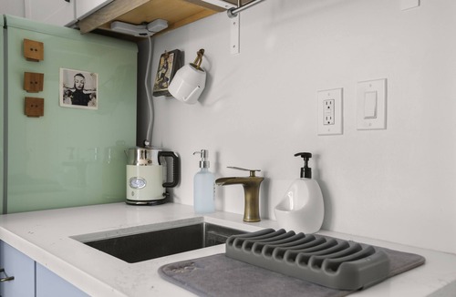 Civic Center Cottage | The Zen Den - Stockton, Ca