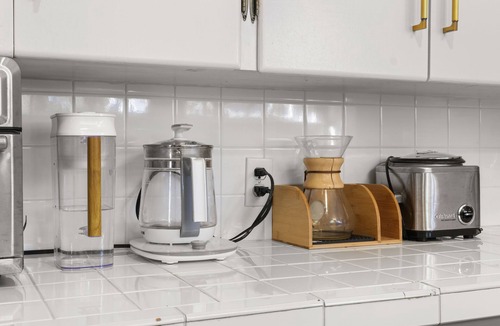 Civic Center Cottage | The Zen Den - Stockton, Ca