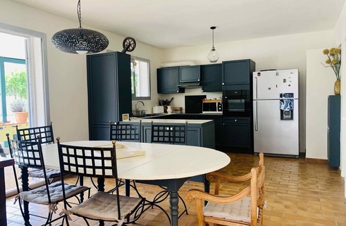 Pinet Villa | The Zen villa, sun and idleness