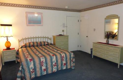 Westfield Hotel | Theater Motel