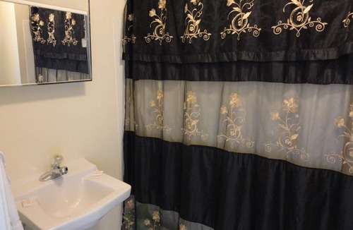 Westfield Hotel | Theater Motel