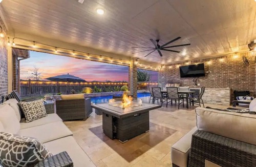 Barker House | Theater Waterfront Heated Pool Smart Home