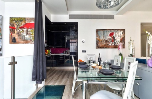 Epinettes Apartment | TheBlueStay 110 - Charming Duplex in Paris 17