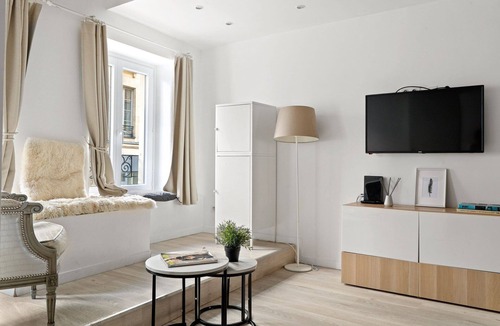 Bonne-Nouvelle Apartment | TheBlueStay 112 - Beautiful Apartment in Paris 2