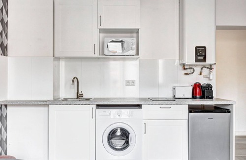 Bagnolet Apartment | TheBlueStay 134 - Cozy Apartment in Bagnolet