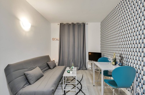Bagnolet Apartment | TheBlueStay 137 - Charming and cosy apartment