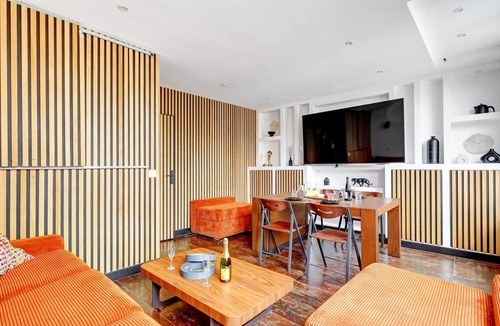 Marais Apartment | TheBlueStay 193 ME3D - Spacious Apt with Jacuzzi