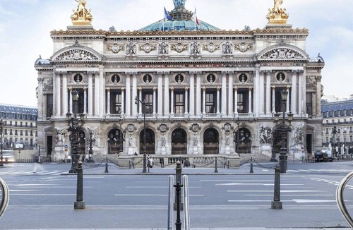 Marais Apartment | TheBlueStay 193 ME3D - Spacious Apt with Jacuzzi