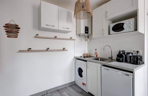 Bagnolet Apartment | TheBlueStay 203 - Elegant and charming studio