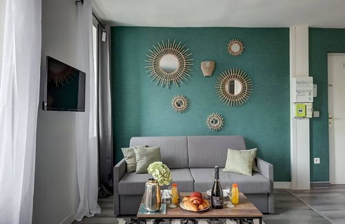 Bagnolet Apartment | TheBlueStay 203 - Elegant and charming studio
