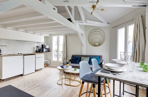 Hopital Saint-Louis Apartment | TheBlueStay 24 - Cosy Duplex Canal Saint-Martin