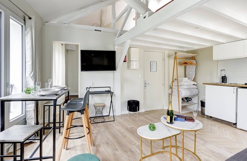 Hopital Saint-Louis Apartment | TheBlueStay 24 - Cosy Duplex Canal Saint-Martin