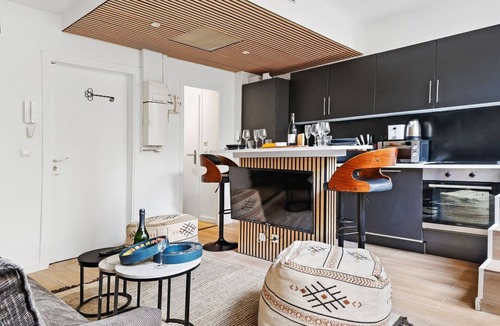 Gare Apartment | TheBlueStay 260 - Apt with Garden in Paris