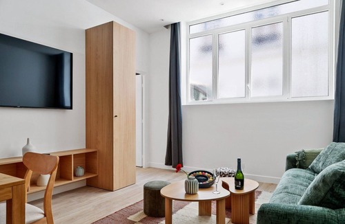 15th Arrondissement Apartment | TheBlueStay 263 - Stunning A/C Apartment