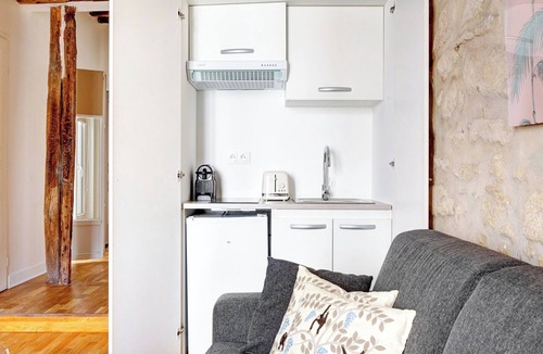 3rd Arrondissement Apartment | TheBlueStay 281 - Cozy Apt w/Terrace - Le Marais