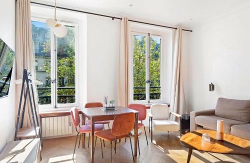 8th Arrondissement Apartment | TheBlueStay 346 - Stunning Apartment in Paris 8