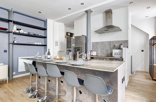 Quartier de la Folie-Mericourt Apartment | TheBlueStay 37 - Cozy Apt in Oberkampf Paris 11
