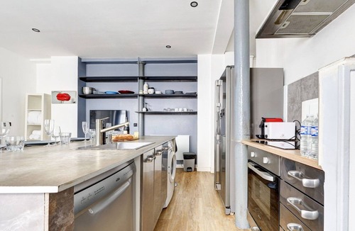 Quartier de la Folie-Mericourt Apartment | TheBlueStay 37 - Cozy Apt in Oberkampf Paris 11