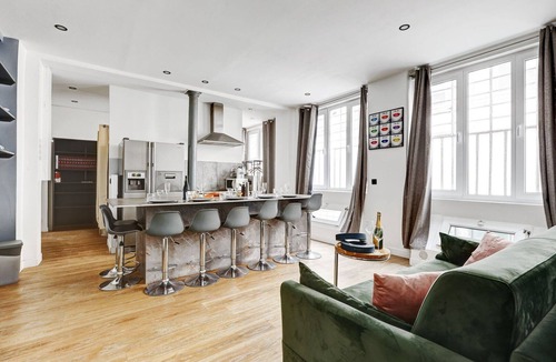 Quartier de la Folie-Mericourt Apartment | TheBlueStay 37 - Cozy Apt in Oberkampf Paris 11