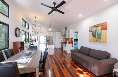 Ormeau House | Theme parks paradise