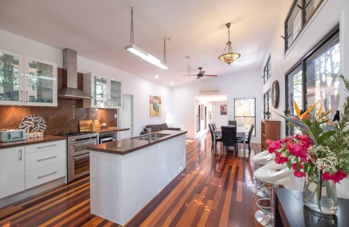 Ormeau House | Theme parks paradise