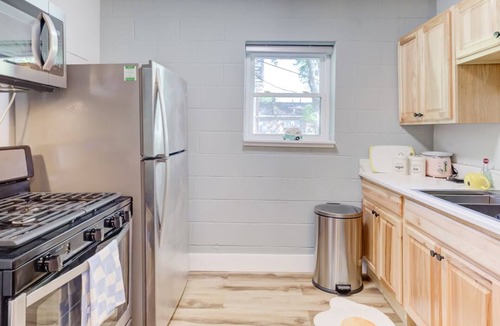 Downtown Memphis Apartment | Themed Lux Loft with King Bed, Free Parking & Wi-Fi