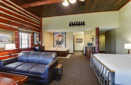 Columbia Hotel | Themed Suite w/Whirlpool & Fireplace! Stoney Creek Columbia | 3 Units