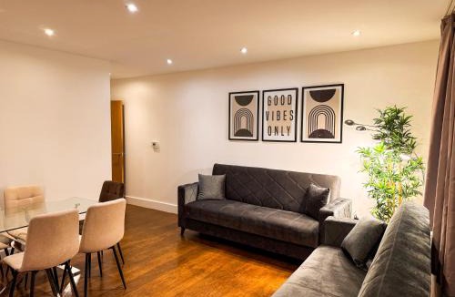 Peninsula Apartment | Theory Stay