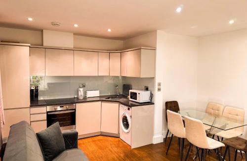 Peninsula Apartment | Theory Stay