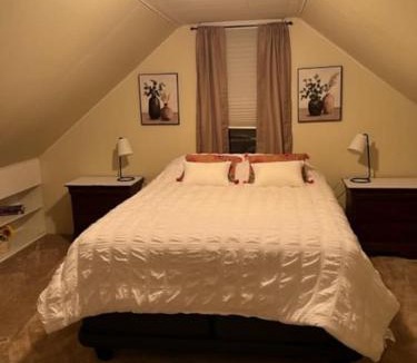 Lewiston House | Theos Cottage Niagara