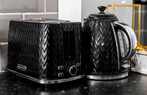 Cradley Heath Apartment | There is 1 bedroom with 1 small double bed, able to comfortably accommodate 2 guests.