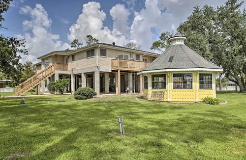 Theriot House | Theriot 'Camp Outdoor Dreaming' Retreat w/Dock!