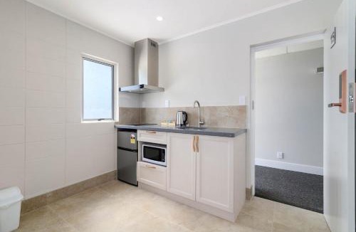 Fenton Street Hotel | Thermal Oak Motel