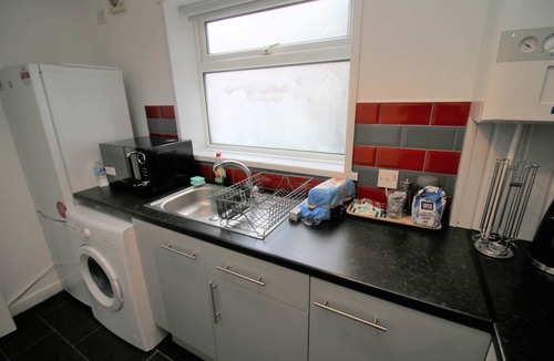 Cathays House | Thesiger 1 (3 beds)