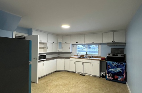 Huron Shores House | Thessalon Farm house nn4 bedroom house with WiFi AC infinity opportunity