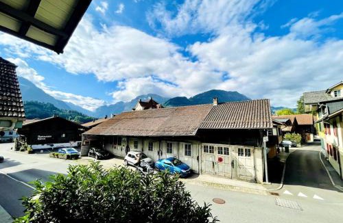 Unterseen Apartment | -TheUrbanist- Central 2 BD Free Parking Fast WiFi