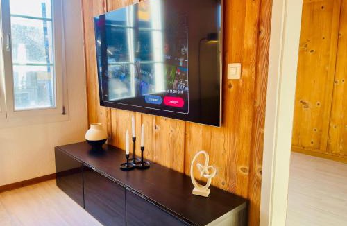 Unterseen Apartment | -TheUrbanist- Cozy Free Parking Fast WiFi