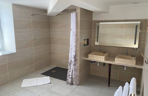 Montmarault Apartment | Thierry room in Château Camus