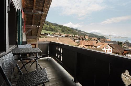 Leissigen Apartment | Thimo's Lakeview - Sunset near Interlaken
