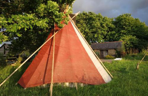 Bazouges-la-Perouse Other | Thipi Khola