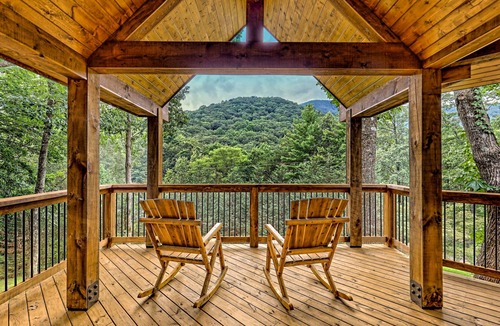 Blairsville House | Third-floor mountain view suite with deck, game room, & firepits