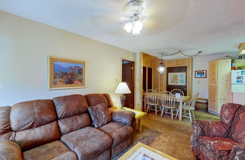 Purgatory Condo | Third-floor mountain-view condo within walking distance of slopes