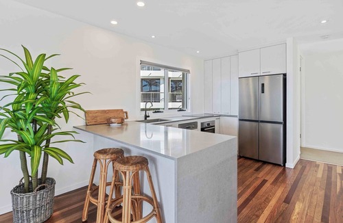 Mermaid Beach Apartment | Thirty-Nine Albatross