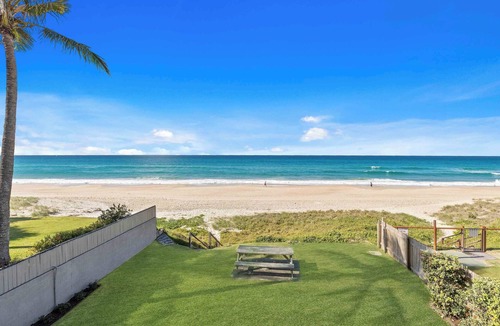 Mermaid Beach Apartment | Thirty-Nine Albatross