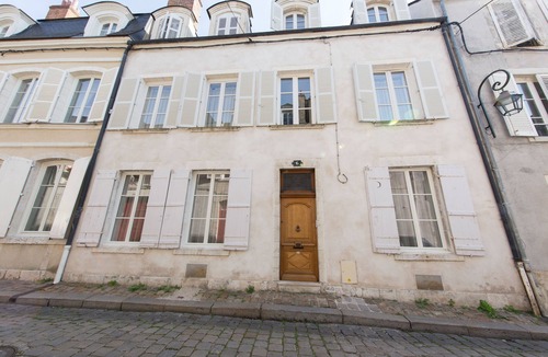 Bourgogne Apartment | This 10th Century home sits in an exceptional setting in the center of Orléans