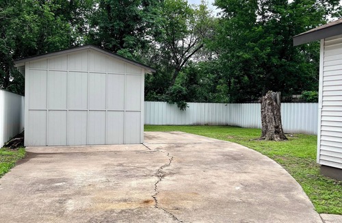 East Riverside House | This 4-bedroom home in Downtown Waco.