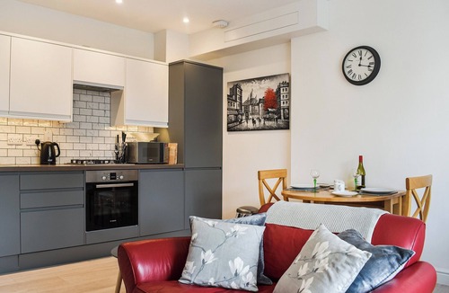 Bradford-on-Avon Cottage | This apartment has it all.