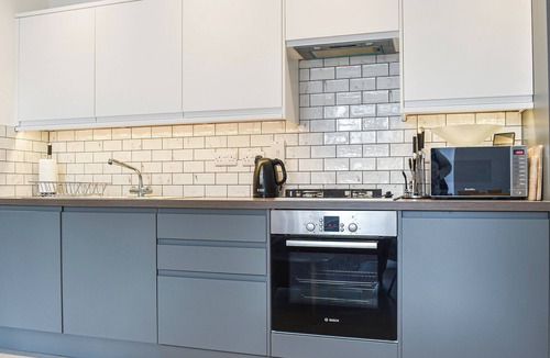 Bradford-on-Avon Cottage | This apartment has it all.