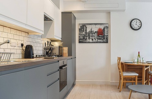 Bradford-on-Avon Cottage | This apartment has it all.